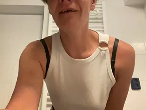DtPORNBITCH online show from June 3, 11:32 pm