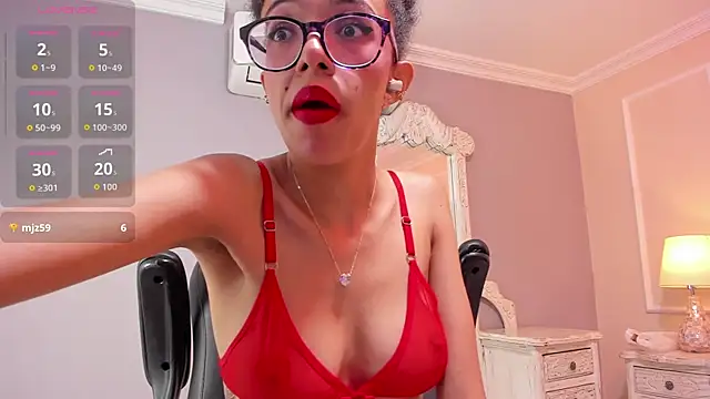 ElaineLaurent online show from May 3, 4:27 am