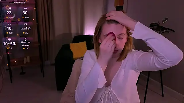 susie miu online show from April 24, 9:06 pm