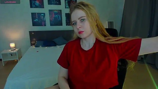 Shiny Liss online show from April 28, 1:36 am