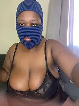 NaughtyGirl0000 online show from April 28, 6:06 am