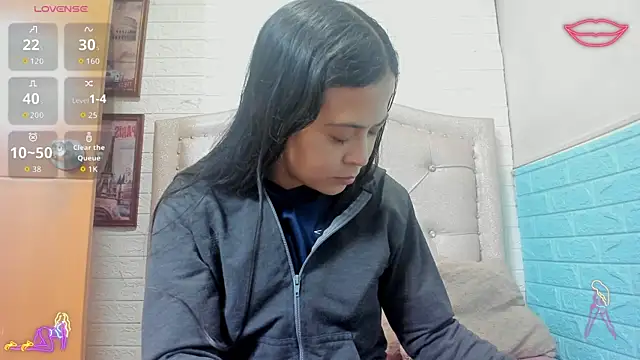 LITTLE-NESSA online show from April 29, 1:47 pm