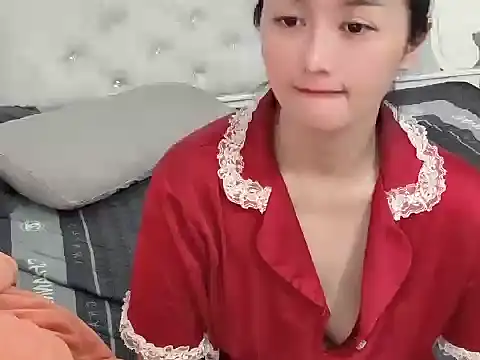 AmyLinee 1 online show from May 16, 7:44 am