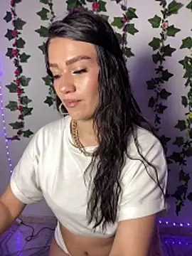 chloe evans0 online show from June 4, 11:26 am