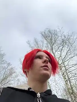 NinaParri online show from May 7, 4:17 am