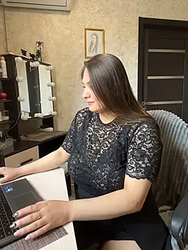 AgathaMyers online show from April 15, 9:32 am