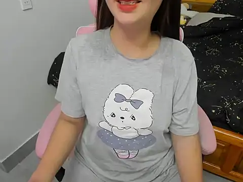 Chi xinh19 online show from May 8, 1:03 pm