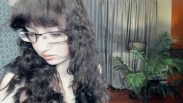 JordanSvetlik online show from April 24, 6:33 pm