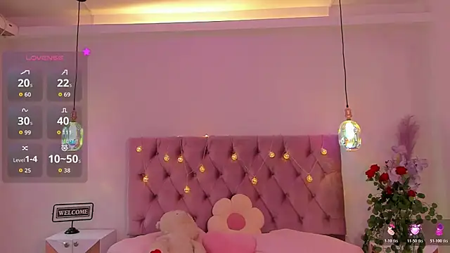 SofiaBloomm online show from June 4, 7:18 pm