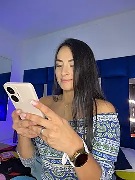 velvetlunaa  online show from June 30, 2:27 pm
