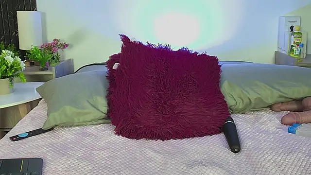 aurora petitee online show from June 3, 2:33 pm