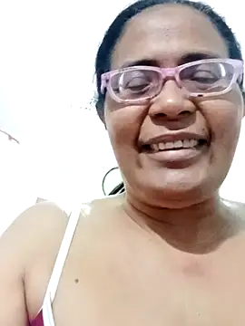 sexymomsn online show from April 26, 2:15 pm
