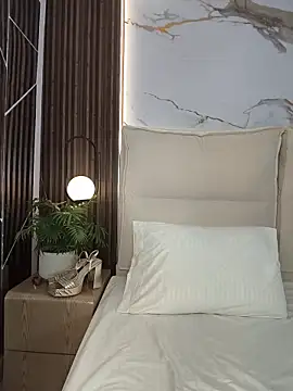 ElenaJamess online show from April 27, 1:08 pm