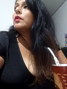 sweetbabe694 online show from May 1, 4:05 am