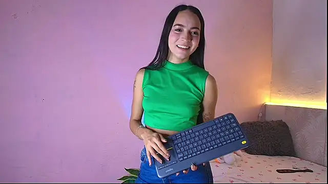 Daphne Rosse online show from June 6, 12:22 pm