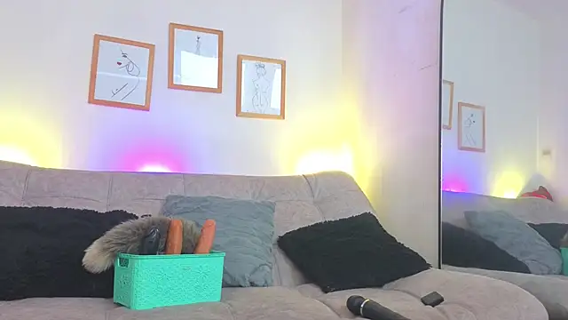 CharlotteCopper  online show from May 9, 11:56 am