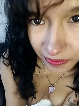 Yi Uzi online show from April 13, 3:57 pm