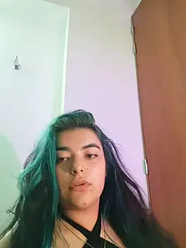 Leeyla blade online show from June 24, 2:27 pm