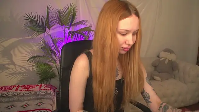 zoeforrd online show from April 23, 5:15 am