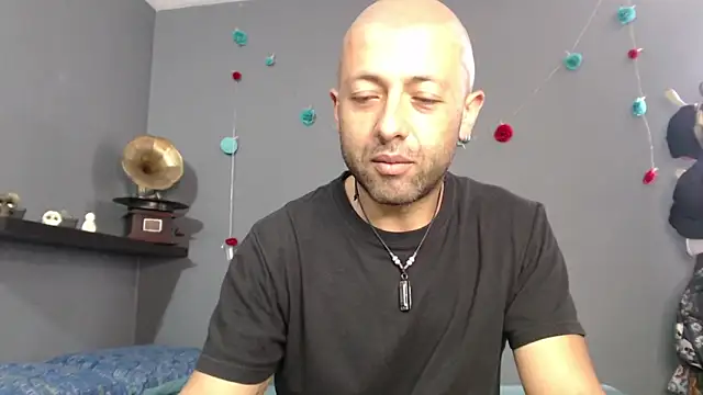  bonnie and clyde online show from June 10, 8:29 pm