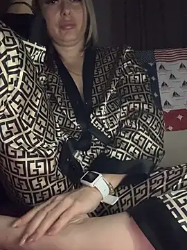 peach widow online show from April 8, 6:43 pm