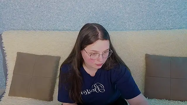 SofiDreamm online show from April 25, 2:25 pm