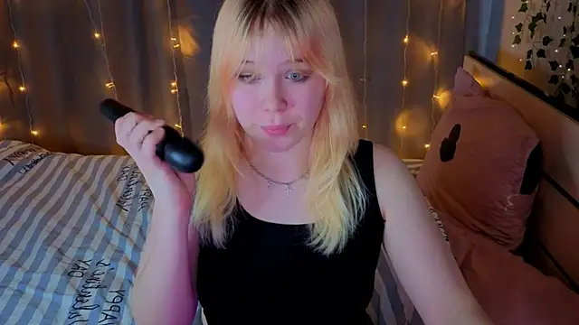 unburnedgirl online show from April 24, 3:26 pm