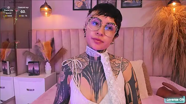 Luana fiore online show from April 29, 12:19 pm