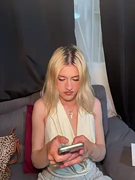 Lia fire online show from May 17, 5:06 am