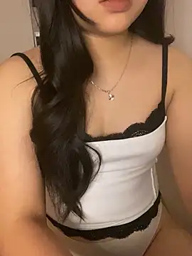 Rosecute11 online show from April 27, 8:28 pm