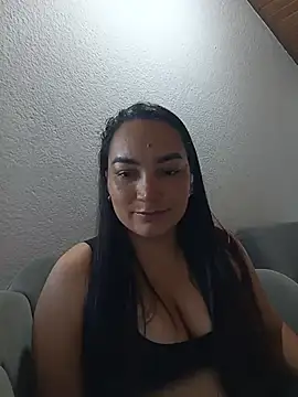 kasandra001 online show from May 19, 9:33 pm