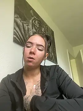 zoeelinks online show from April 14, 10:15 am