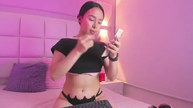 DaphneValucci online show from June 16, 4:13 am