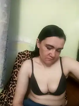 AlissaSecret online show from April 29, 5:30 pm