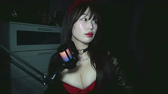 obeycarrienoona online show from May 1, 1:42 am