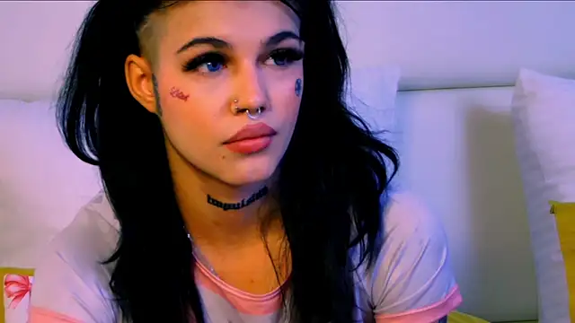 YasminnStorm online show from June 17, 4:25 am