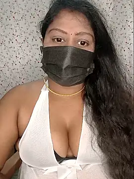 Romantic Woman online show from May 15, 6:32 pm