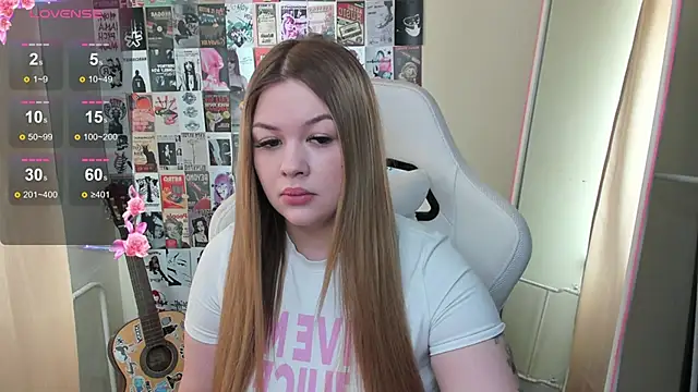 AmeliePeach online show from May 4, 6:17 am