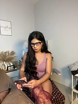 JassmineLove online show from May 15, 9:50 pm