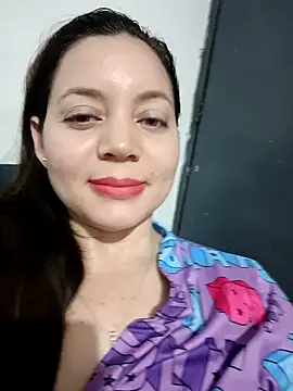 Miaesmeralda online show from April 28, 3:00 am