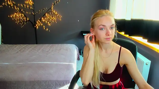 SonnySofia online show from April 28, 5:33 am