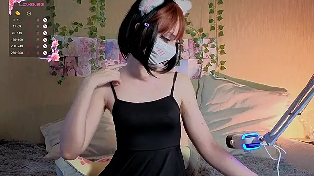 LunaNyanmi online show from May 13, 4:24 pm