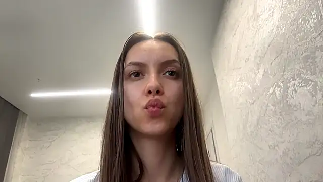 BrandyNorthcott online show from April 23, 12:29 pm