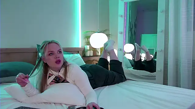 DashaNasha online show from April 19, 5:13 pm