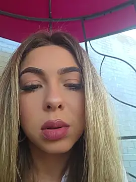 AylinRosee online show from July 17, 4:17 am