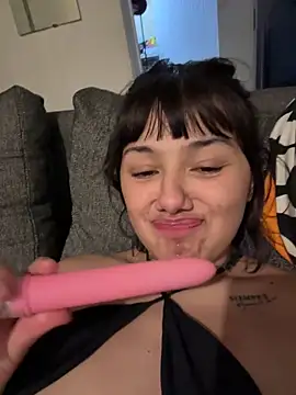 vickdaqui online show from April 21, 2:51 am