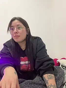 cherryxxox online show from April 30, 3:56 am
