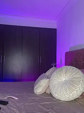 AmyRusso online show from April 28, 1:37 pm