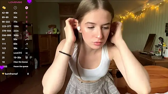 BambiBlush online show from June 12, 2:25 pm
