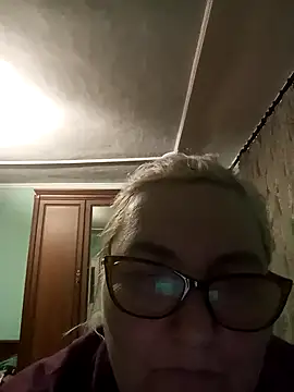 AureliaSky598 online show from April 23, 5:59 pm